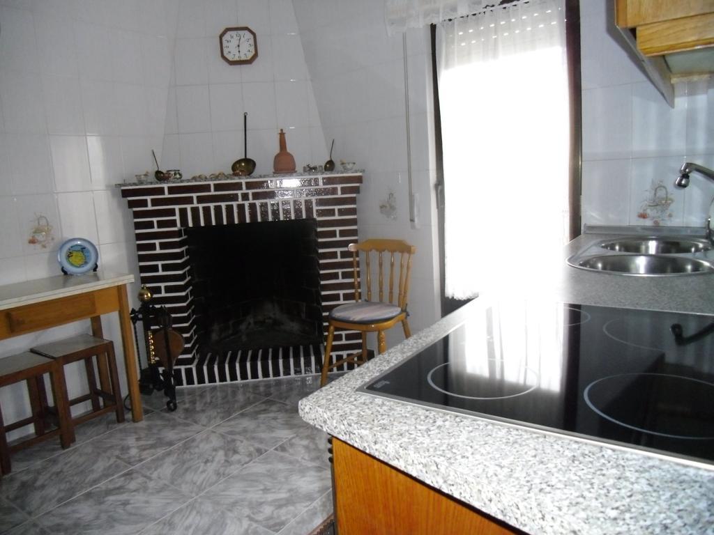 Casa Rural El Carrascal Valdefuentes de Sangusín Eksteriør bilde