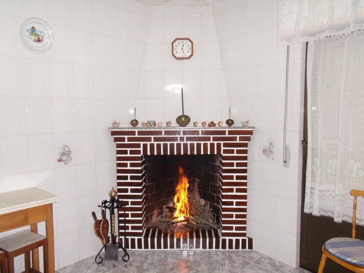 Casa Rural El Carrascal Valdefuentes de Sangusín Eksteriør bilde